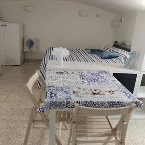 https://la-tavernetta-del-peo-casa-vacanze.hotelitalianriviera.com