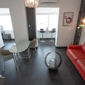 https://homehouse-candia-vatican-attic.it-romehotels.com